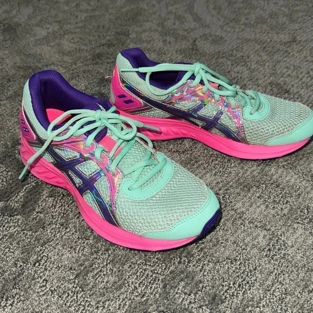 •Kid’s Asics Jolt•